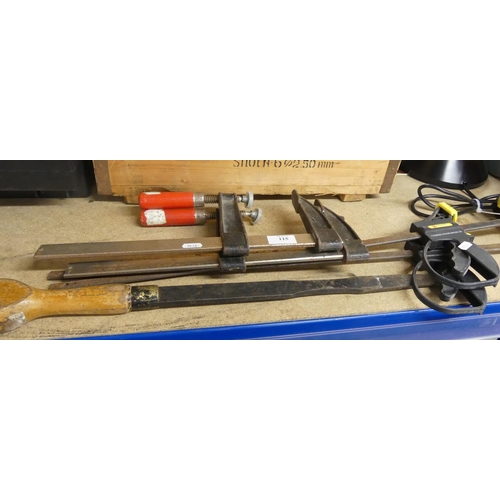 115 - 2 x pairs of Clamps & Large Vintage Screwdriver