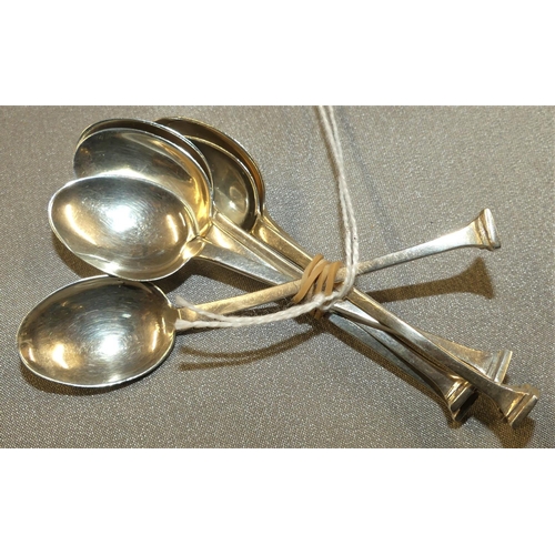 1586 - Set of 6 Birmingham Silver Coffee Spoons, weighing approx 1.3 oz troy.