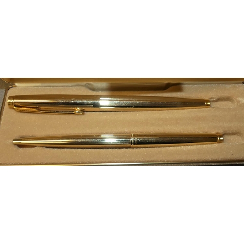 1613 - Cased Set Rolled Gold Fountain & Ballpoint Parker Pens