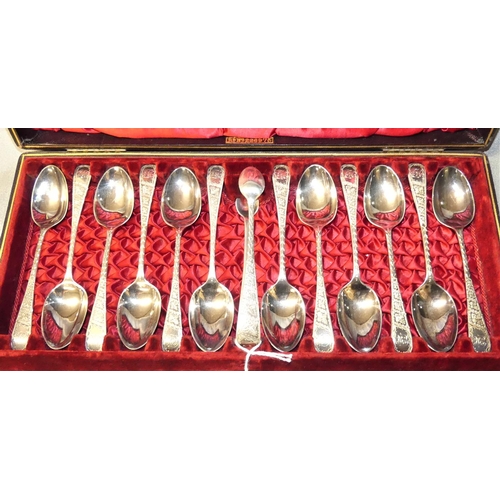 1619 - Cased Set of 12 Silver Teaspoons & Sugar Tongs