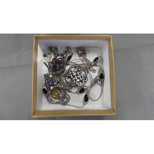 1877 - Lot Silver Jewellery, Ortak Gem Brooch etc