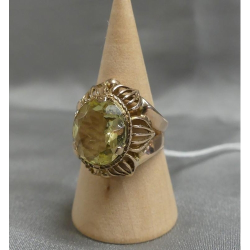 1813 - Large Gold Gem Ring - UK Size N.