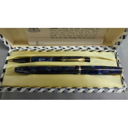 1821 - Boxed Set Conway Stewart Fountain Pen & Pencil.