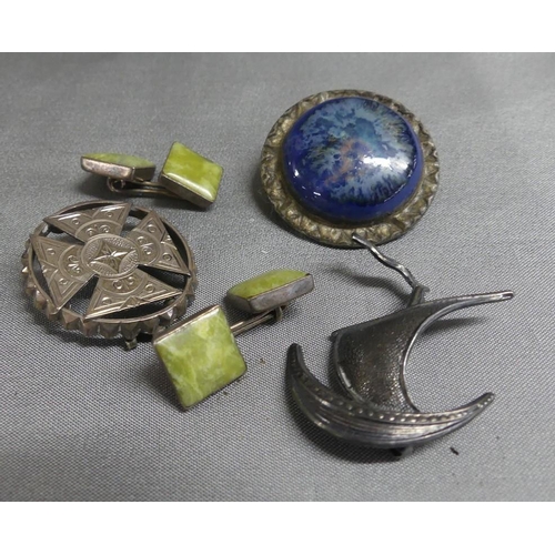 1825 - Box - Costume Brooches & Cuff Links.