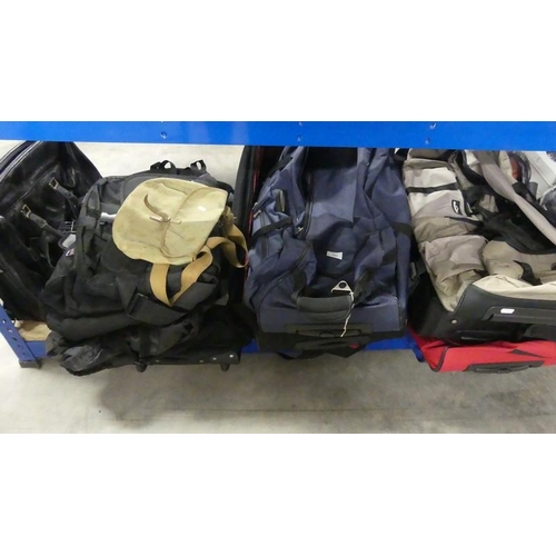 203 - Large Quantity of Holdalls & Bags