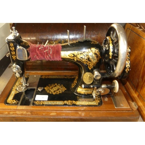 384 - Singer Sewing Machine