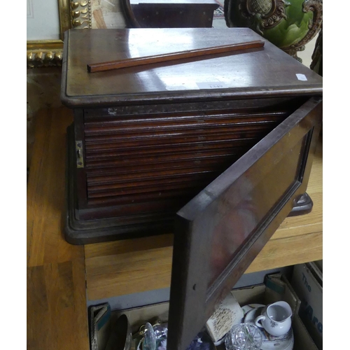 1349 - Victorian Mahogany Specimen Cabinet - Measuring approx 37 x 30 x 22cm.