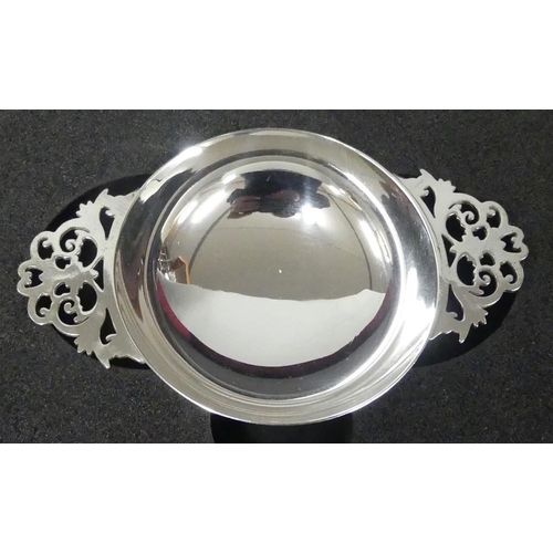 1593 - Edinburgh Silver Quaich, weighing approx 1.6oz troy.