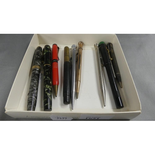 1621 - Box - Fountain Pens, Propelling Pencils etc.