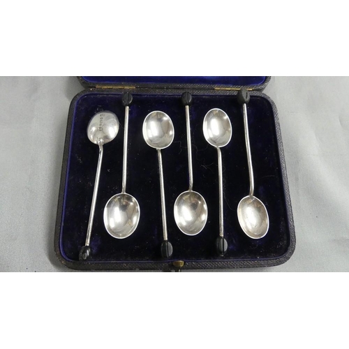 1651 - Set of 6 Silver Coffee Spoons with Bean Terminals, 1.3oz troy.