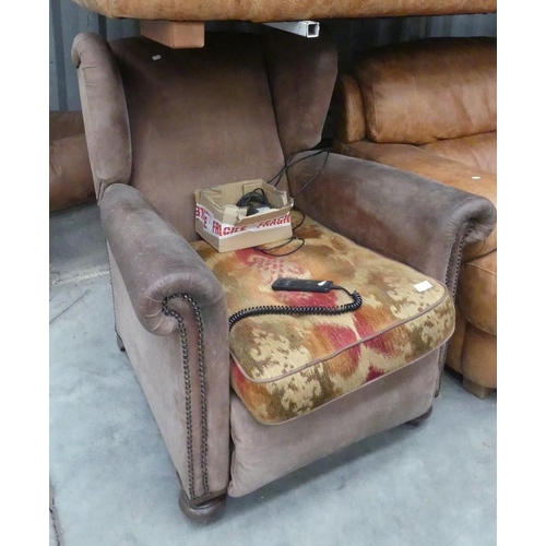 2310 - Tan Leather Electric Recliner Chair.