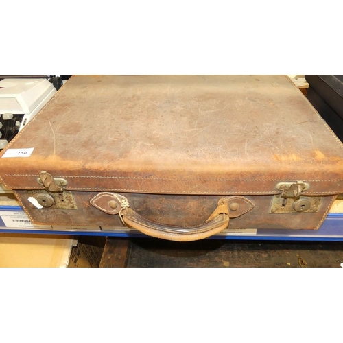 150 - Vintage Leather Suitcase.