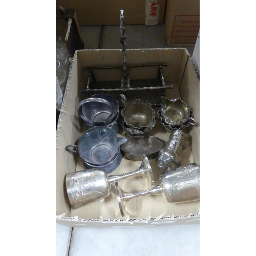 1147 - Box - Assorted Silver Plated Items.