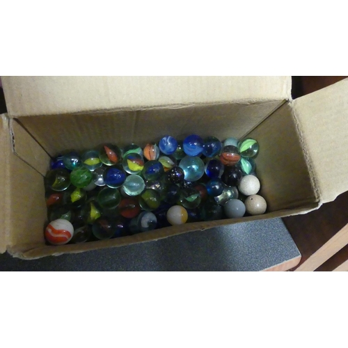 1257 - Box Marbles