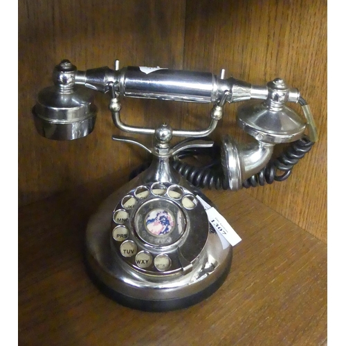 1307 - Vintage Telephone Instrument.