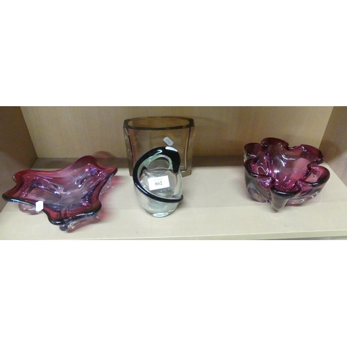 862 - Four Art Glass Vases & Bowls.