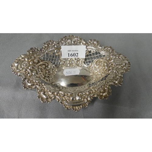 1602 - Pierced and Embossed Oval Silver Dish - 2.4oz troy