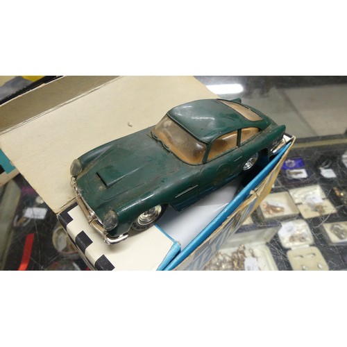 772 - Two Vintage Boxed Scalextric Racing Cars (Bentley & Aston Martin GT) etc.