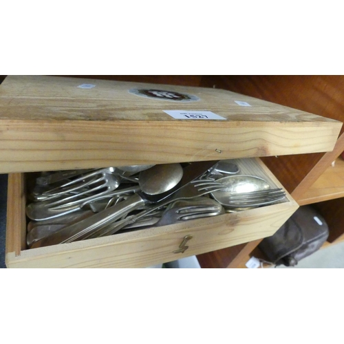 1527 - Box - Silverplated Cutlery.