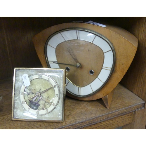 1556 - Travel & Mantel Clocks