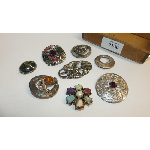 2140 - Box Scottish Silver Pebble Brooches