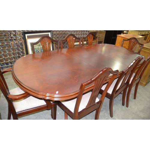 2290 - Mahogany Extending Dining Table & 8 Chairs.