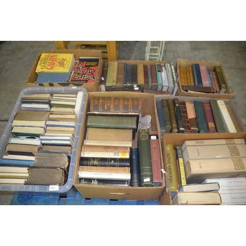 2301 - Large Quantity Of Assorted Books.