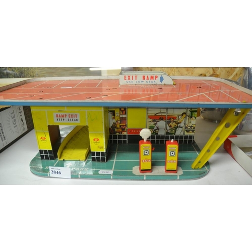 2846 - Vintage Tin Plate Petrol Station.