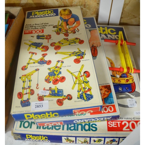 2853 - 3 x Box Sets of Meccano Plastic