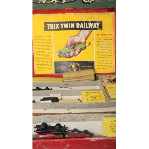 542 - Vintage Trix Twin Railway Set.