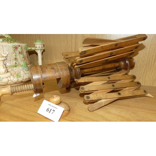 617 - Vintage Wooden Wool Winder.