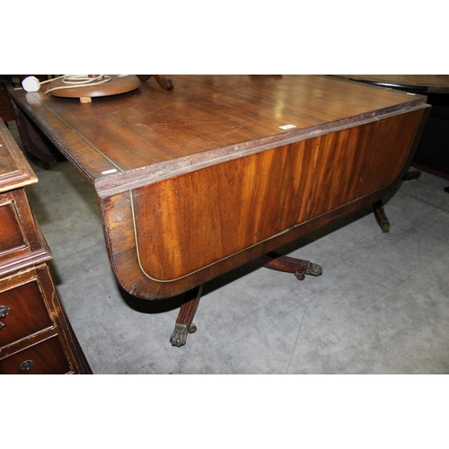 3034 - Antique Mahogany Single Pedestal Dining Table.