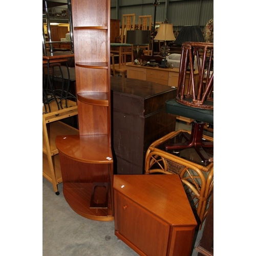 3245 - 2 Vintage Teak Corner Units.