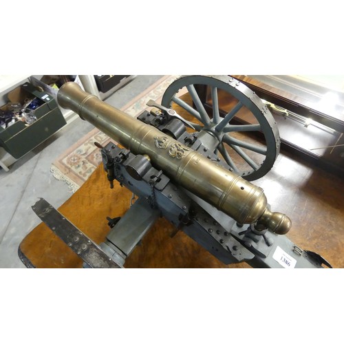 1386 - High Quality Large Scale Model of British Military Cannon with Heavy Bronze Barrel (barrel measures ... 