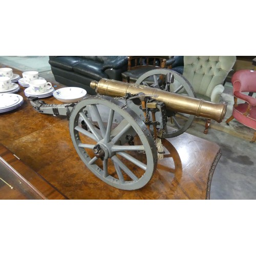 1386 - High Quality Large Scale Model of British Military Cannon with Heavy Bronze Barrel (barrel measures ... 