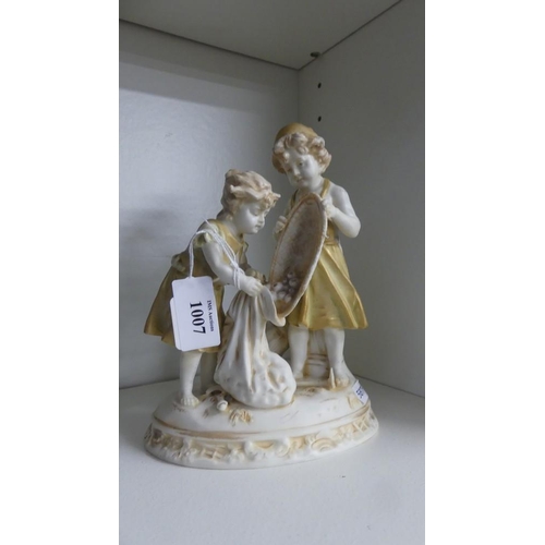 1007 - Royal Vienna Porcelain Figure Group - Fruit Pickers.