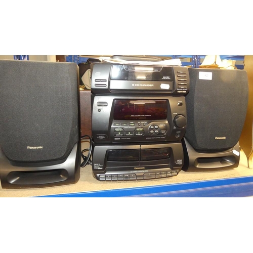 92 - Panasonic Stereo & Speakers