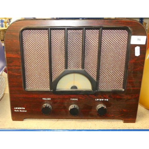 96 - Reproduction Radio