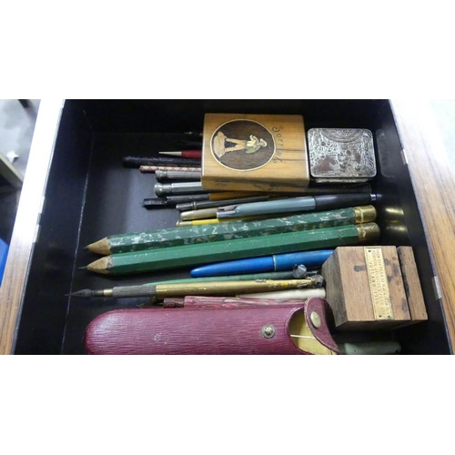 2134 - Box - Fountain & Ballpoint Pens, Inkwell etc.