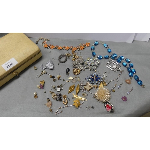 2136 - Box - Assorted Costume Jewellery.