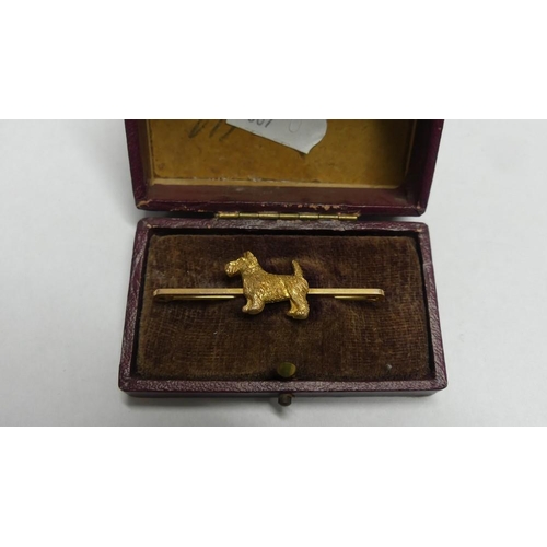 2160 - 9ct Gold Terrier Bar Brooch.