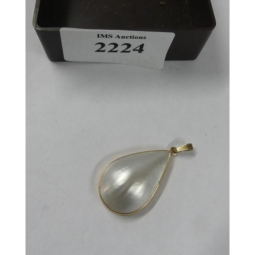 2224 - Gold Mabe (or Blister) Pearl Pendant.