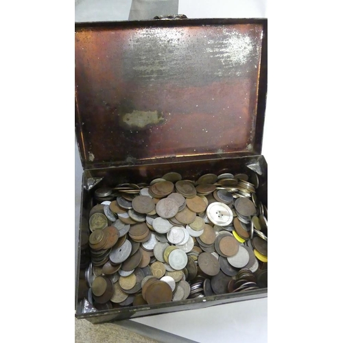 2273 - Large Japanned Metal Box of Assorted UK & World Copper & White Metal Coins.