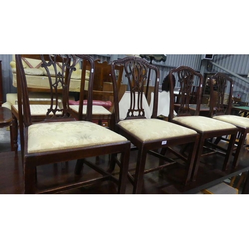 3096 - 4 Antique Dining Chairs With Upholstered Seat Pads.