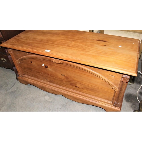 3262 - Pine Blanket Box