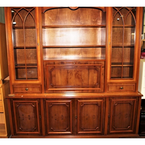 3385 - Large Cherrywood Lounge Unit.