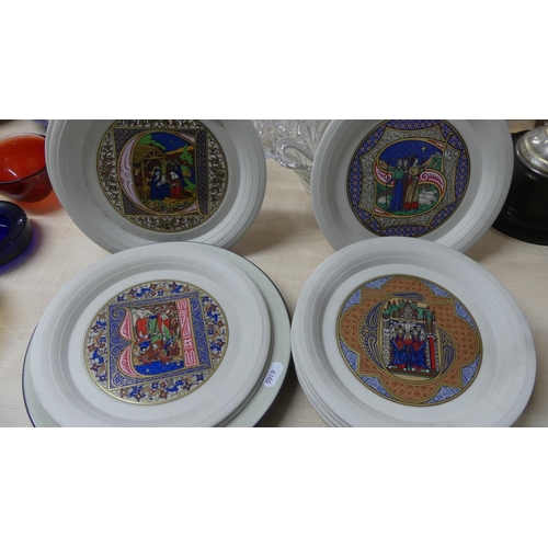 1316 - Ten Hornsey Ltd Edition Christmas Plates.