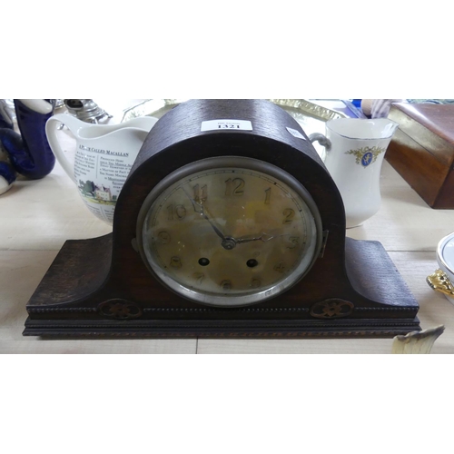 1321 - Vintage Oak Cased Mantel Clock.