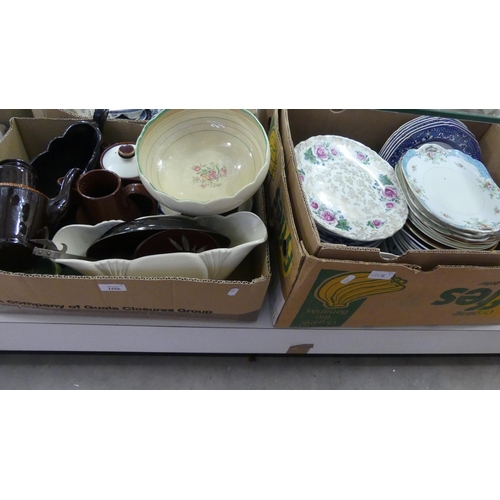 1556 - 2 Boxes Decorative Dishes