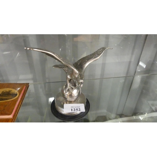 1252 - Nickel Plated Eagle Car Mascot.